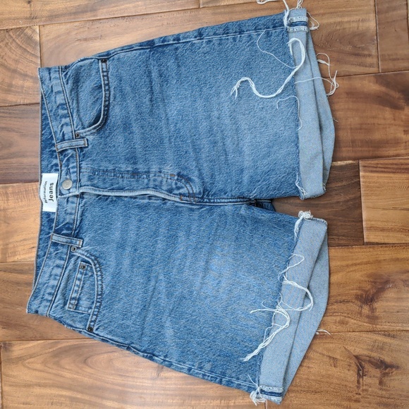 Reformation Max Mid Rise Short - Picture 2 of 6